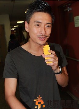 黄宗泽不受“不雅照”风波影响 卖力赚钱