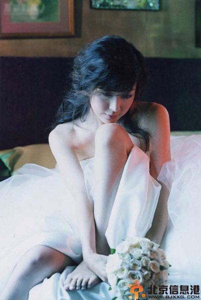 成贤娥三级<a href='http://www.bjxxg.cn/ent/dianying/' target='_blank'><u>电影</u></a>爱人床戏公开 片中成贤娥激情戏性感撩人