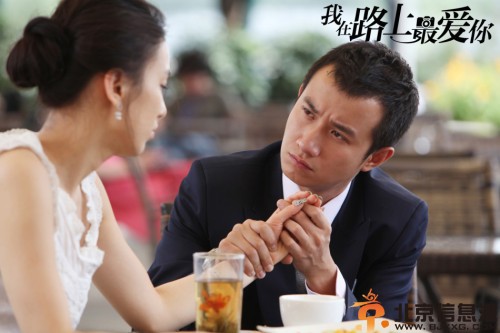 曝最爱你文章黄圣依床照 上床激情又吻又摸挑战银屏渣男