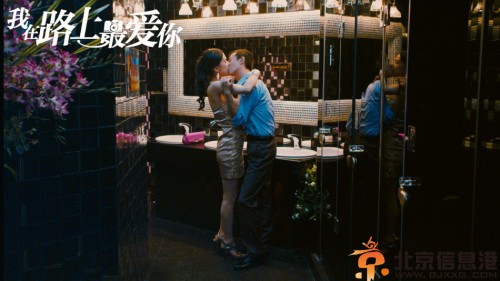 曝最爱你文章黄圣依床照 上床激情又吻又摸挑战银屏渣男
