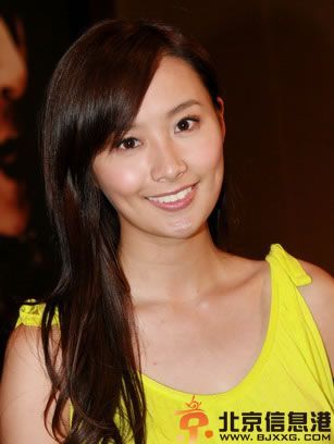 揭陈法拉离婚原因 受情伤添憔悴出演三级片