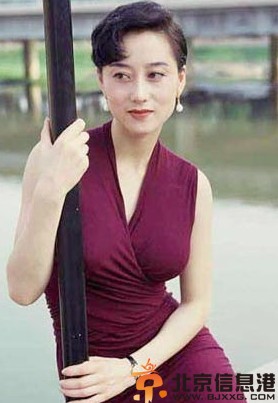 李连杰老婆是谁 其妻子利智早年艳照被曝光