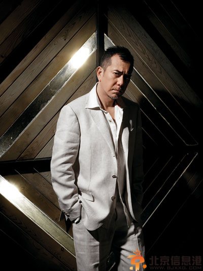 黄秋生演过的三级有哪些 艳星温碧霞重操旧业黄秋生床技最佳
