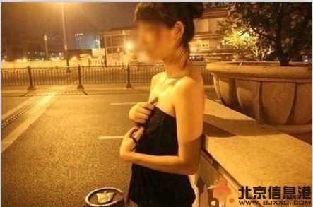 上海闹市裸拍门事件照片套图流出 女子疑商业炒作