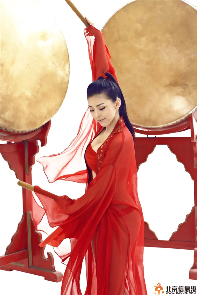 g奶萨瑶瑶个人资料 红裙爆乳出镜演精忠梁红玉
