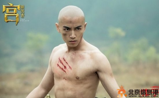 爆宫锁沉香陈晓大尺度照 为拍人兽大战秘密健身练肌肉