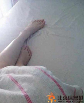嫩模许颖av搏出位 为成名不择手段不雅照全集