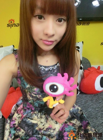 百里挑一童苡萱资料微博 北体大校花大尺度出镜酷似柳岩