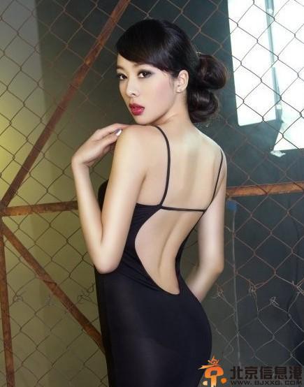 百里挑一童苡萱资料微博 北体大校花大尺度出镜酷似柳岩