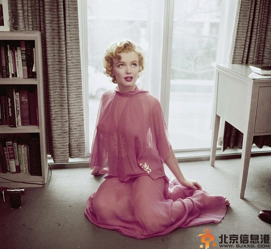 最后一组玛丽莲梦露照片将拍卖 此组写真受全球粉丝追捧