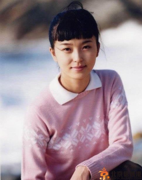 龙女郎姚星彤整容改名 曾大尺度出镜躺雪地明道对面作画