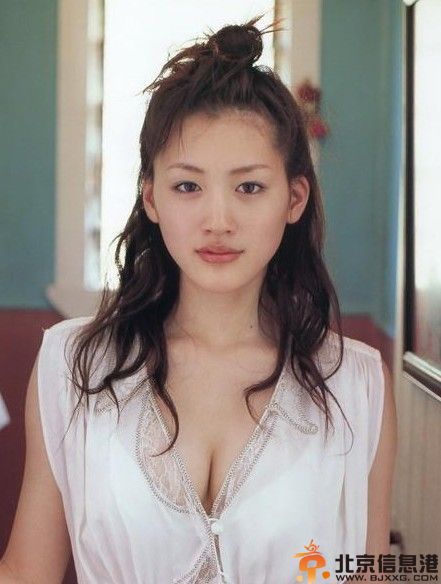 AV女优绫濑遥视频图片大集结 因戏结交男友佐藤健