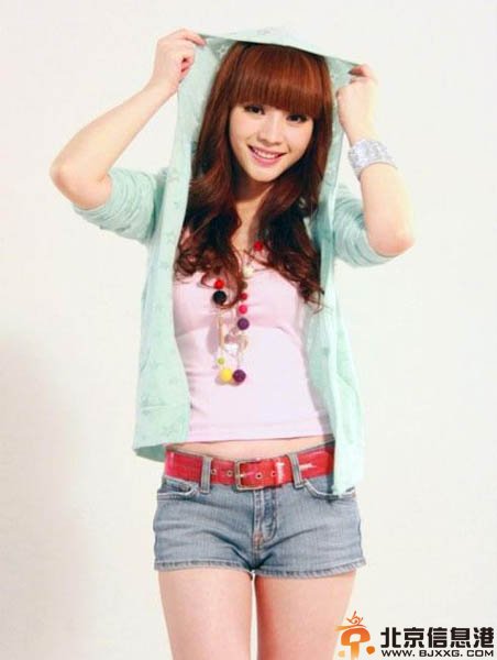 柳岩激情戏曝光 《十二星座离奇事件》真空出镜奉献初吻