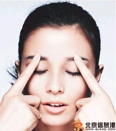 教你眼角鱼尾纹怎么去除 让你轻松减龄不费力