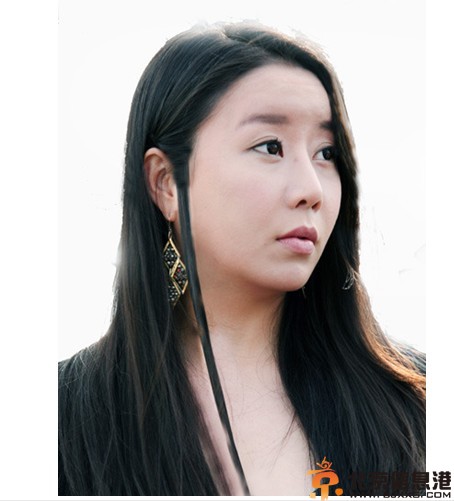 许娜京红毯摔倒 上下齐走光大摆“耍奶”舞