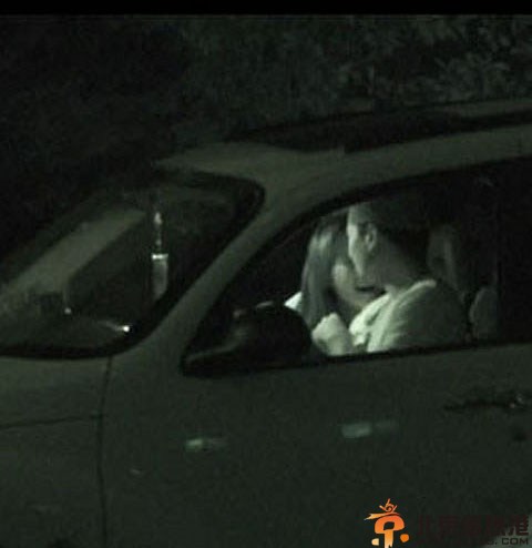 吴绮莉车震门男主被曝是邓梓峰 揭邓梓峰身家资料