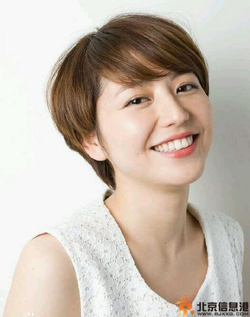 曝长泽雅美与金城武大尺度照 太平轮长泽雅美遭揉胸部