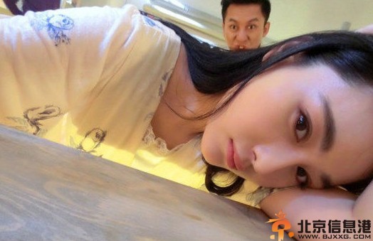 再现张馨予李晨床照事件 网友吐槽张馨予跟风潘霜霜