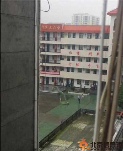 湖北十堰男子砍杀师生 行凶者已跳楼身亡