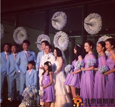 <a href='http://www.bjxxg.cn/ent/' target='_blank'><u>娱乐</u></a>圈大佬王中磊补办婚礼 宋丹丹抢到手捧花
