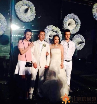 娱乐圈大佬王中磊补办婚礼 宋丹丹抢到手捧花