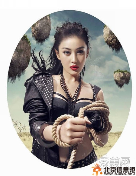 “床照”女主张馨予妆容“脱”俗