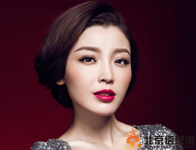 高晓菲个人资料年龄多大 揭高晓菲三围泳装图片