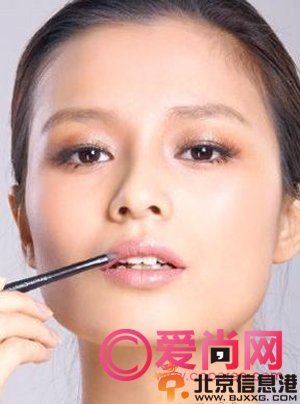 夏日裸妆大作战 教你打造时尚彩妆