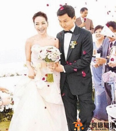 侯佩岑产子老公是谁引关注 剖腹产母子平安