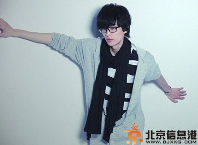 许嵩等到烟火清凉歌词伴奏 歌词想表达什么意思