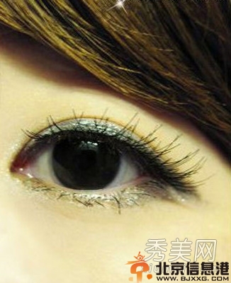 不整形变大眼美女 教你5步电眼化妆技巧