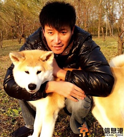 演员张鹰老婆是谁个人资料 张鹰黄绮珊什么关系