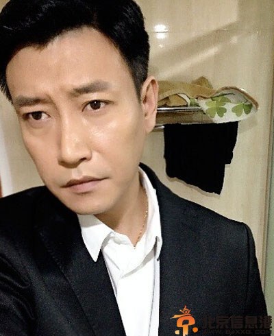 演员张鹰老婆是谁个人资料 张鹰黄绮珊什么关系