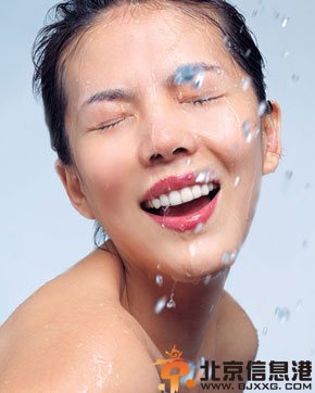 如何区别化妆水和爽肤水 给予肌肤更细致的呵护
