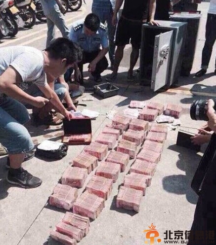 温岭土豪晒钱因保险箱被盗 253万元现金全湿