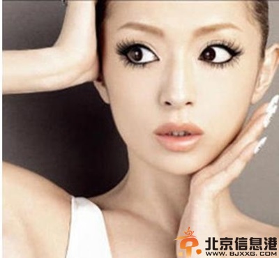 睫毛膏正确刷法是什么 让你瞬间拥有一双电眼