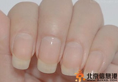 新娘美甲教程步骤图解 让你的指尖也穿上婚纱