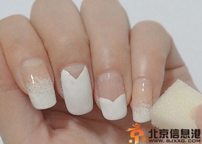 新娘美甲教程步骤图解 让你的指尖也穿上婚纱