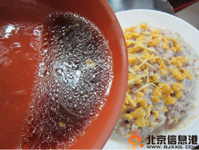 咸蛋蒸肉饼的做法 教你做出好吃的咸蛋蒸肉饼