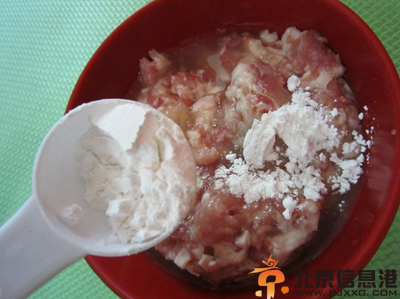 咸蛋蒸肉饼的做法 教你做出好吃的咸蛋蒸肉饼