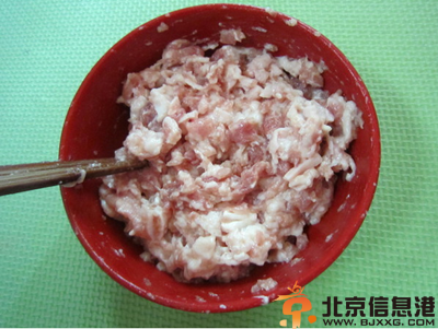 咸蛋蒸肉饼的做法 教你做出好吃的咸蛋蒸肉饼