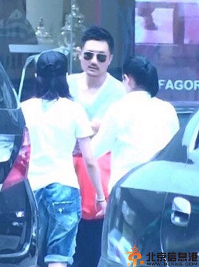 钟石个人资料家庭背景 钟小江前妻是谁受关注