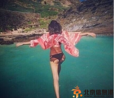 曝谢婷婷生活照 裸练瑜伽穿比基尼跳水照