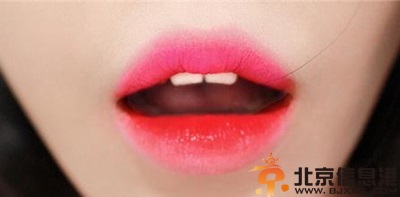 教你渐变唇妆画法 一分钟就能拥有粉嫩双唇