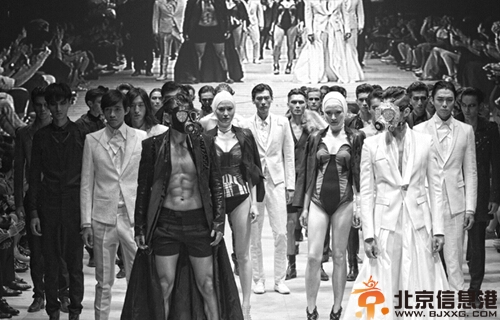 设计师张驰个人资料微博 与张馨予搭档惹关注