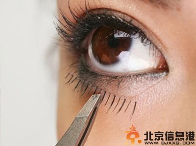 单眼皮化妆技巧 长睫毛才是关键