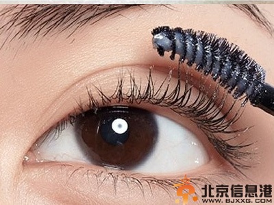 单眼皮化妆技巧 长睫毛才是关键