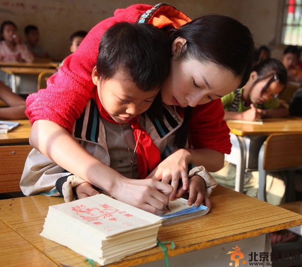 江一燕深山低调支教七年 生日获赞最美小江老师
