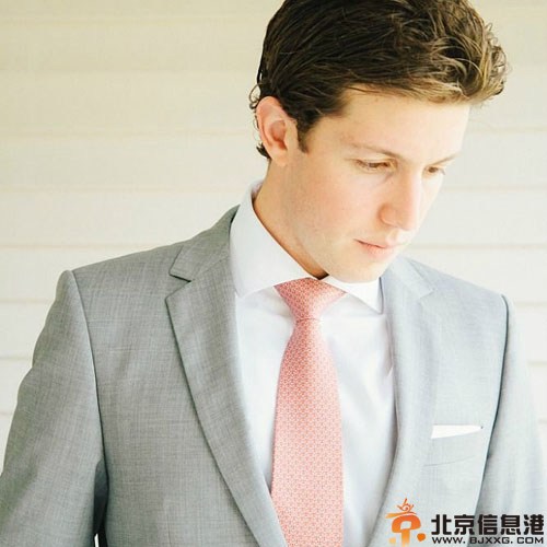 选对新郎结婚领带图案 展现迷人的气质