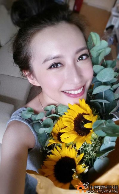 龚嘉欣个人资料比基尼照片 与男友邓健泓分手后近况